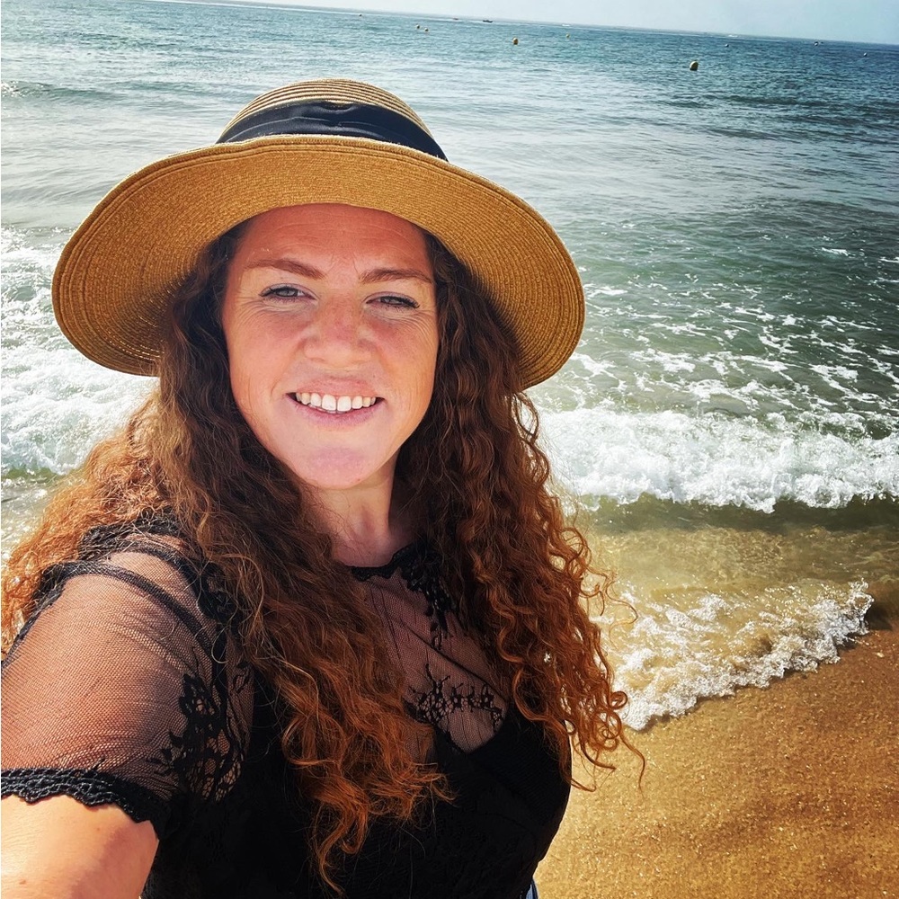 Meet your Posher, Caitlin